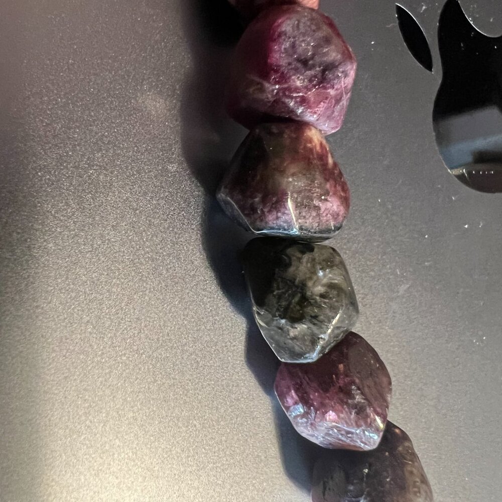 Stunning raw tourmaline necklace with stainless steel clasp - Picture 2 of 4